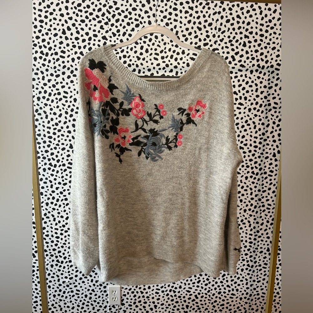 H&M Gray and Pink Crew Neck Sweater with Floral Design